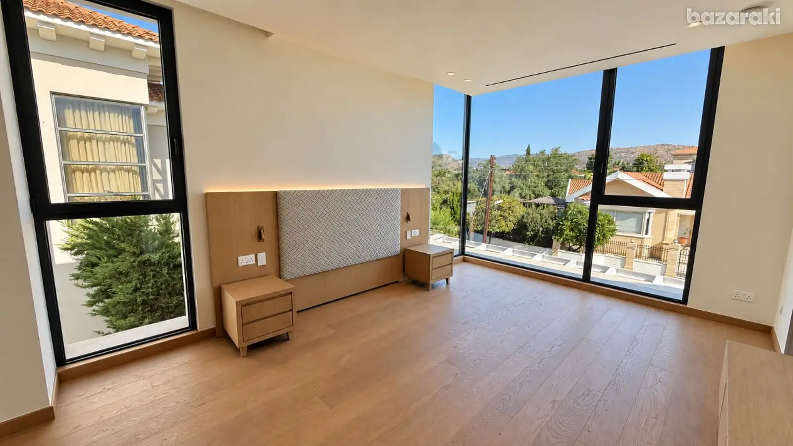 Villa, 8 bedrooms — 12