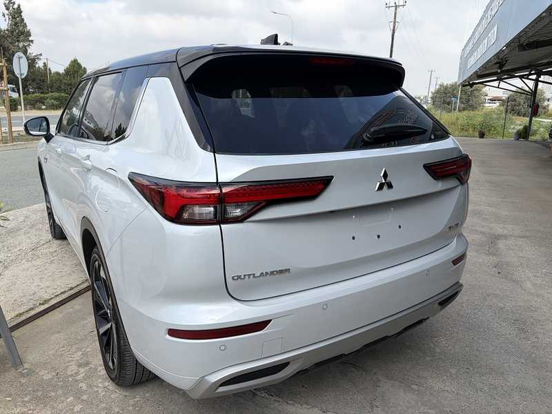 2023 Mitsubishi Outlander 2,4L 2023 Cyprus