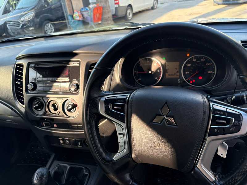 2017 Mitsubishi L200 2,4L 2017 Cyprus