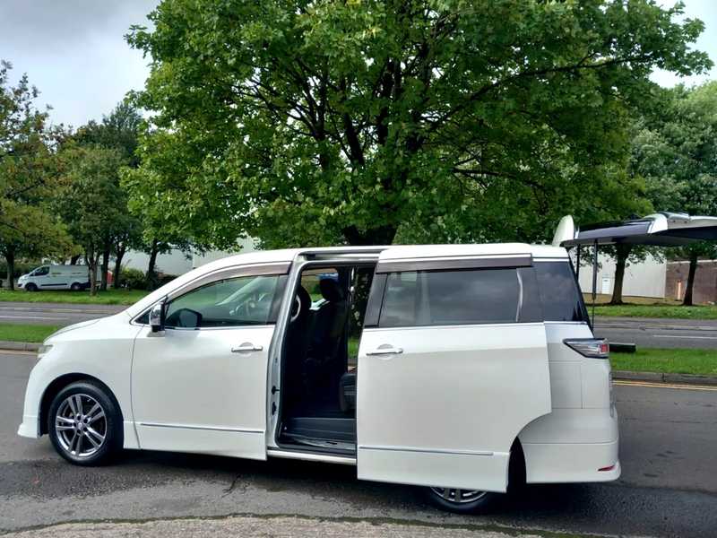 2015 Nissan Elgrand 2,5L 2015 Cyprus