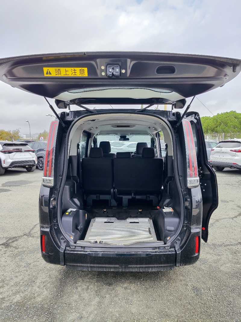 Toyota Noah 2,0L 2021