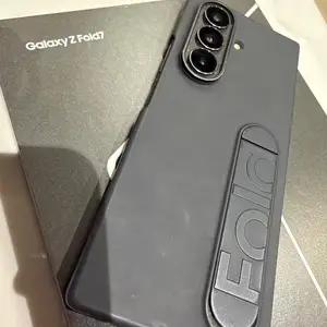 Samsung galaxy z fold 7 black, Επαρχία Λευκωσίας — Λατσιά - Άγιος Γεώργιος