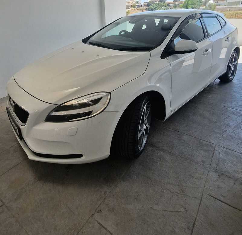 2019 Volvo V40 2,0L 2019 Cyprus