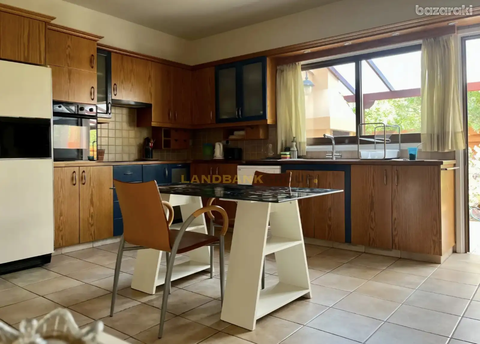 House, 4 bedrooms — 6