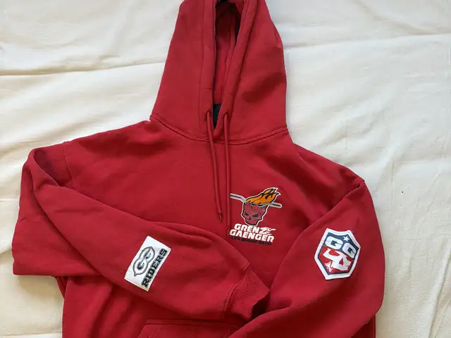 Grenzgaenger red lbb essentials hoodie, Επαρχία Λευκωσίας — Δάλι
