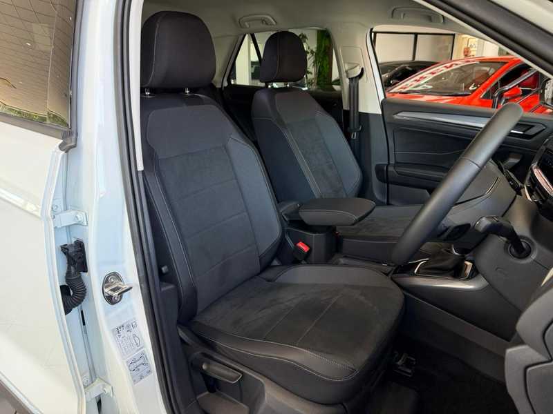 2025 Volkswagen T-Roc 1,5L 2025 Cyprus