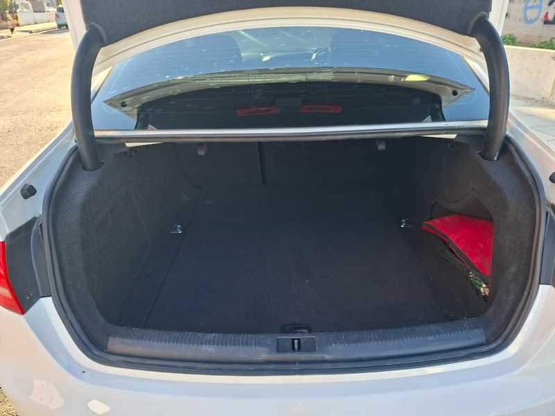 2013 Audi A4 2,0L 2013 Cyprus
