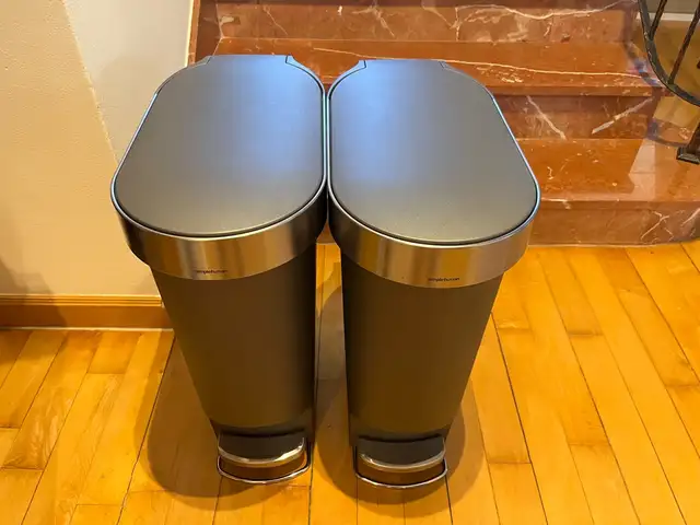 Simplehuman pedal bins, set of 2, Nicosia — Aglantzia