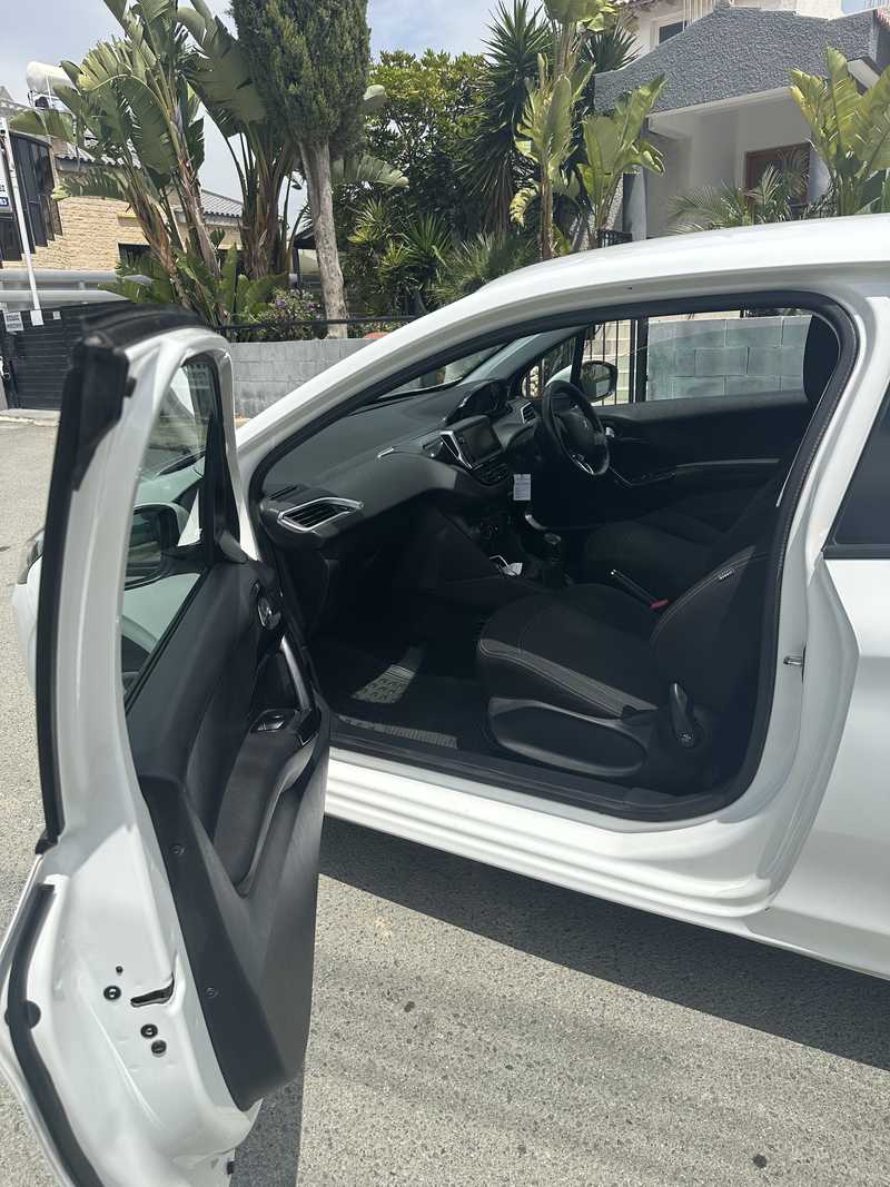 2018 Peugeot 208 1,6L 2018 Cyprus