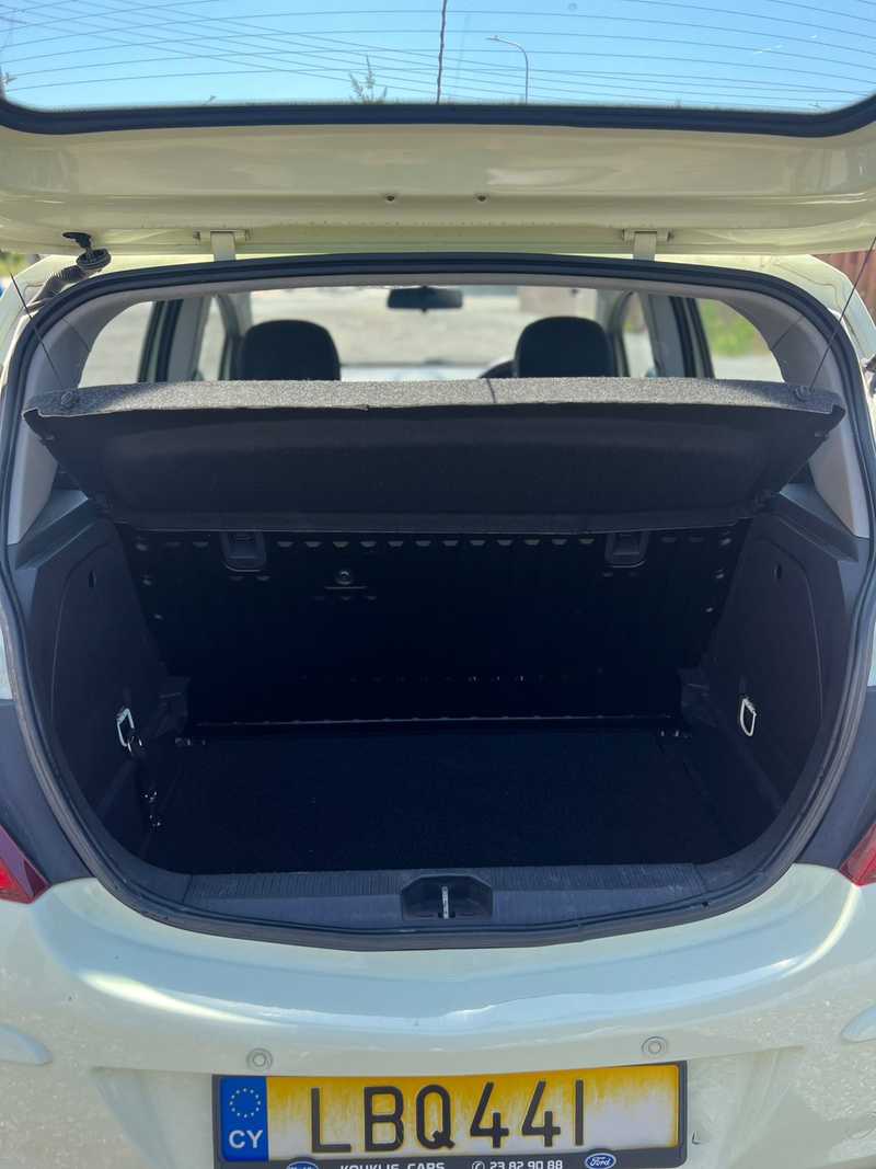 2013 Opel, Vauxhall Corsa 1,4L 2013 Cyprus