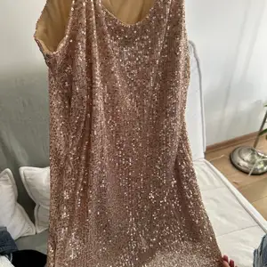 New short gold party dress, Nicosia — Aglantzia