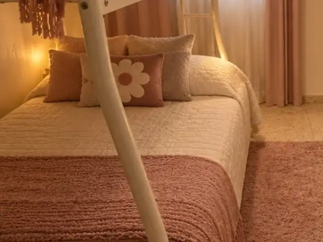 Triple iron bank bed, Famagusta — Kapparis