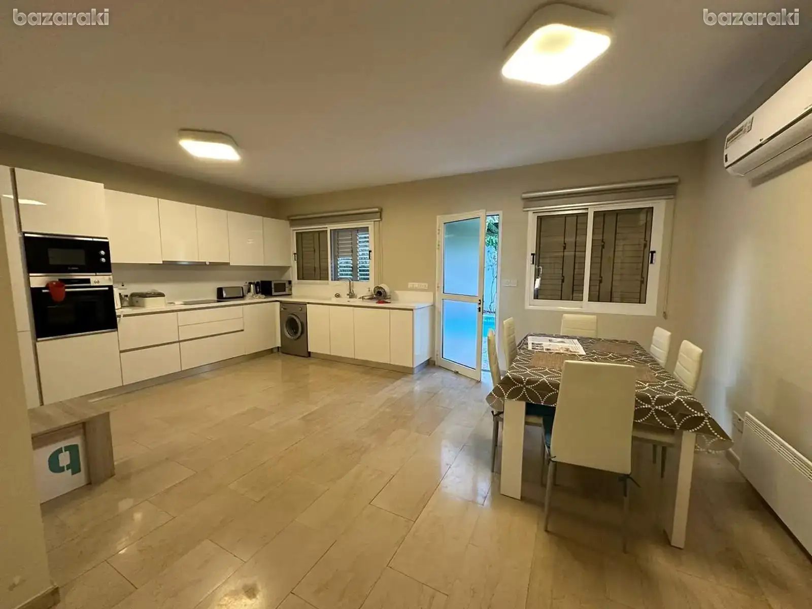 House, 3 bedrooms — 3