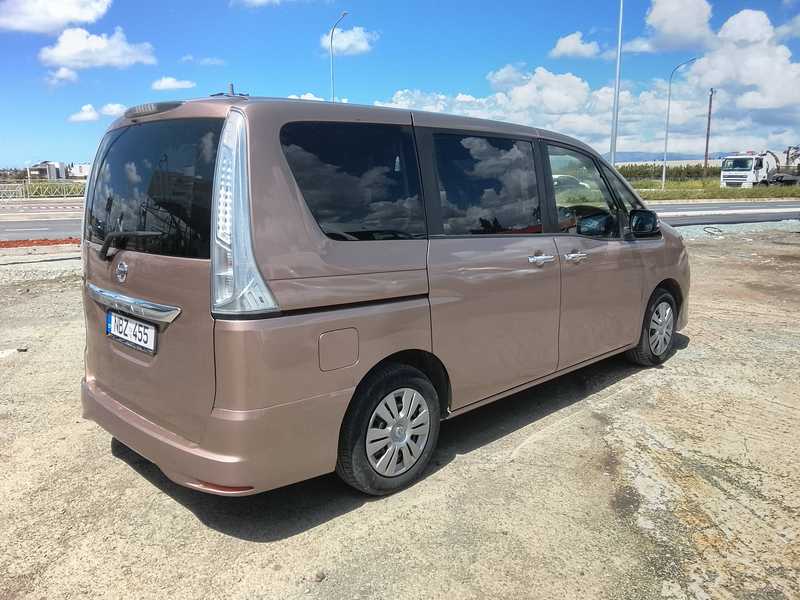 2016 Nissan Serena 2,0L 2016 Cyprus
