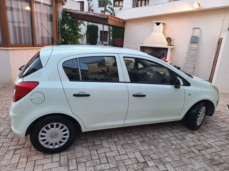 2013 Opel, Vauxhall Corsa 1,4L 2013 Cyprus