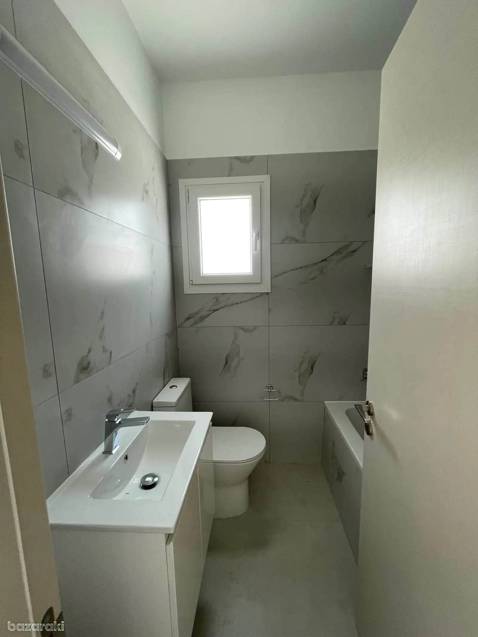 House, 3 bedrooms — 8