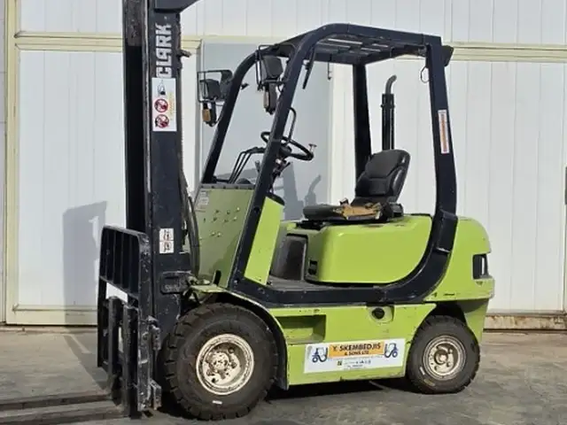 Clark forklifts cmp20d - cmp158d-0858-6856kf - capacity 2000kg, Limassol — Ypsonas