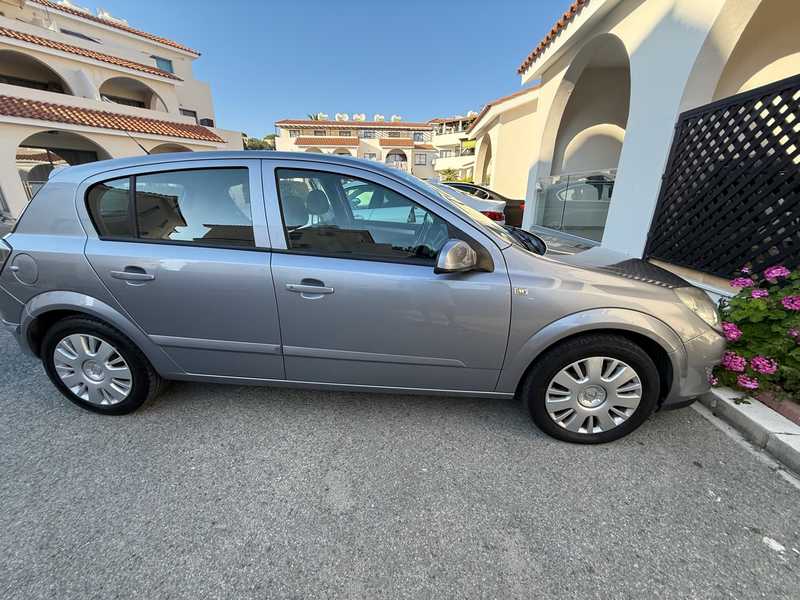 2008 Opel, Vauxhall Astra 1,4L 2008 Cyprus