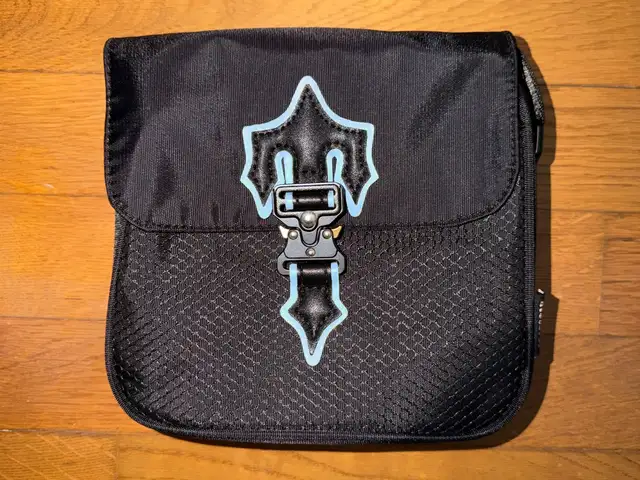 Trapstar irongate t crossbody bag black/blue, Nicosia — Nicosia - Ag. Antonios