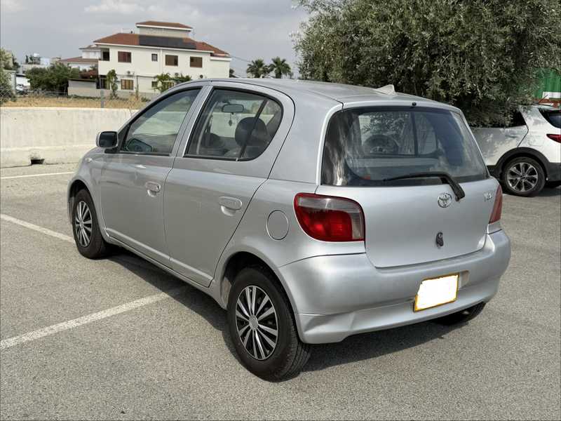 2000 Toyota Vitz 1,0L 2000 Cyprus