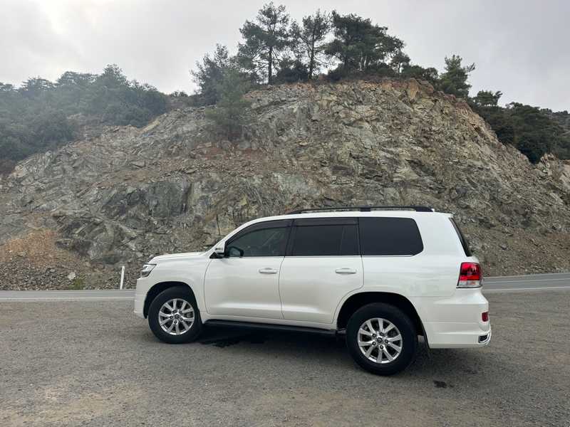 2021 Toyota Land Cruiser 300 4,6L 2021 Cyprus