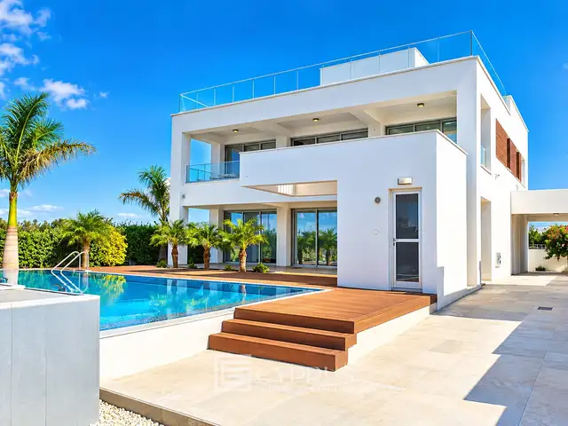6-bedroom villa for sale, Paphos — Paphos - Kato Paphos