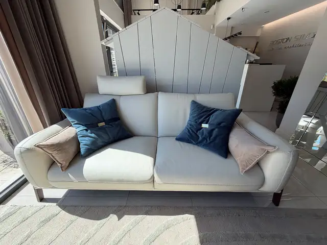 Toronto 3 seater italian sofa last piece, Limassol — Limassol - Kapsalos