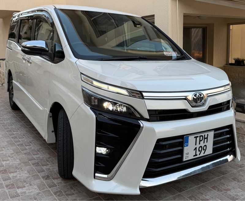 Toyota Voxy 2,0L 2021