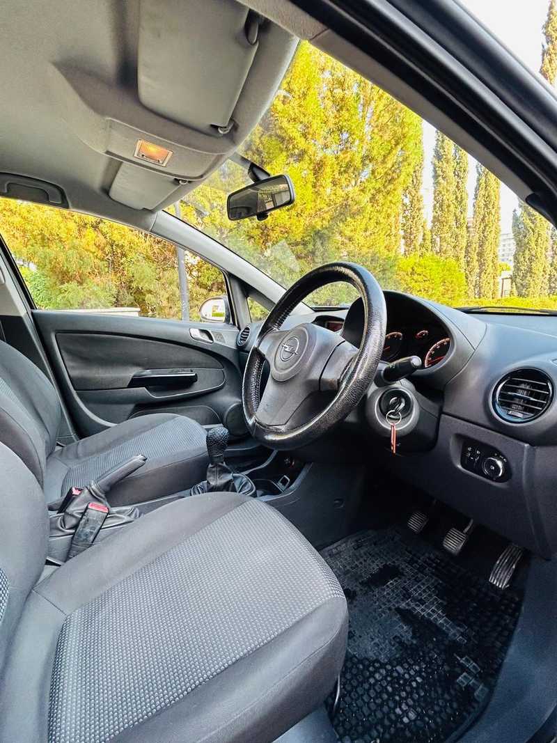 2011 Opel, Vauxhall Astra 1,4L 2011 Cyprus