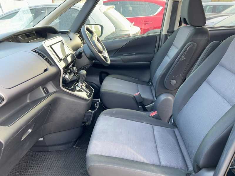 2022 Nissan Serena 2,0L 2022 Cyprus