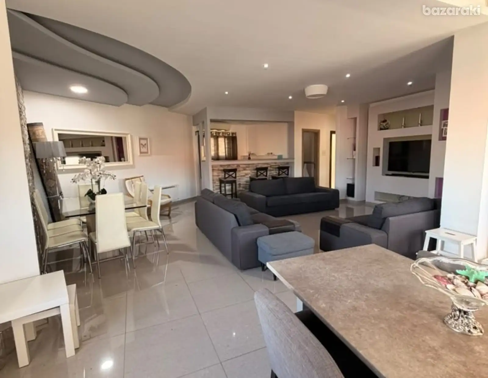 House, 2 bedrooms — 2