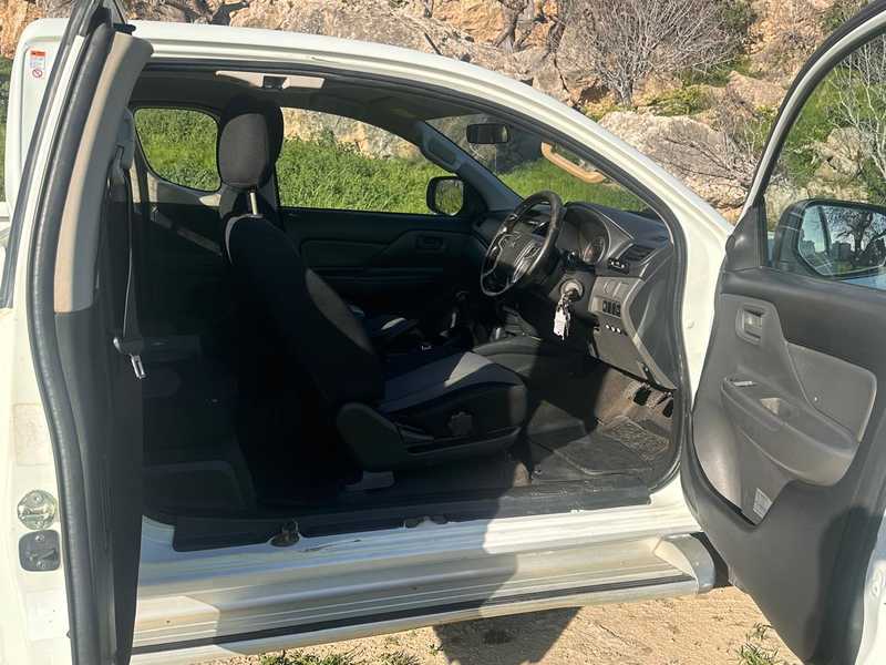 2017 Mitsubishi L200 2,5L 2017 Cyprus