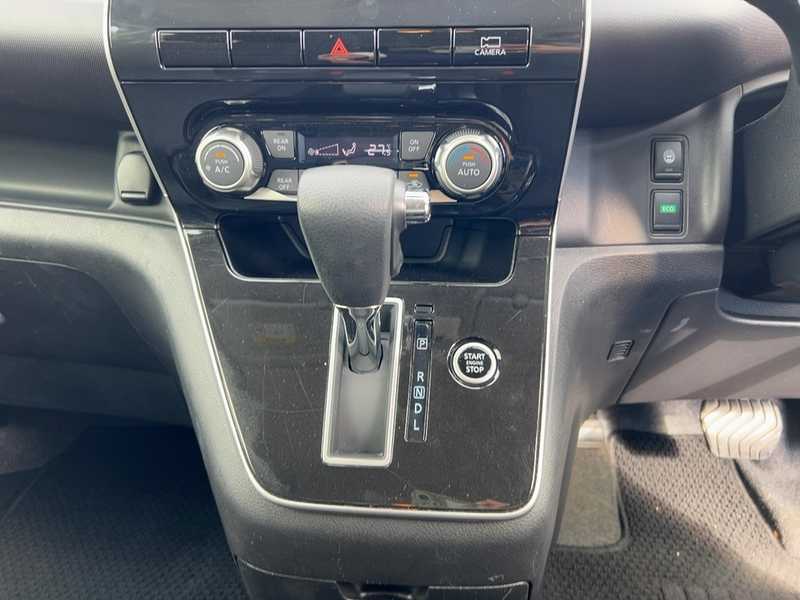 2022 Nissan Serena 2,0L 2022 Cyprus