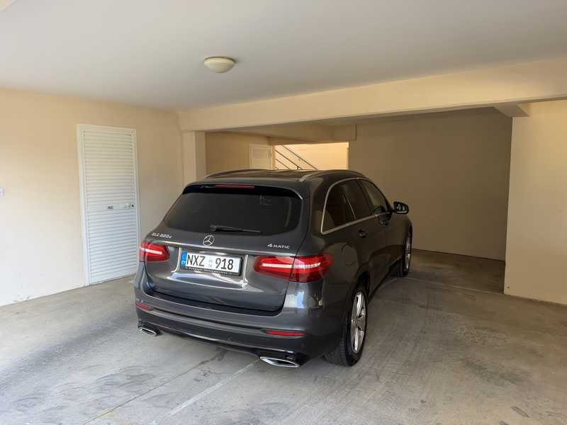 2016 Mercedes-Benz GLC-Class 2,5L 2016 Cyprus