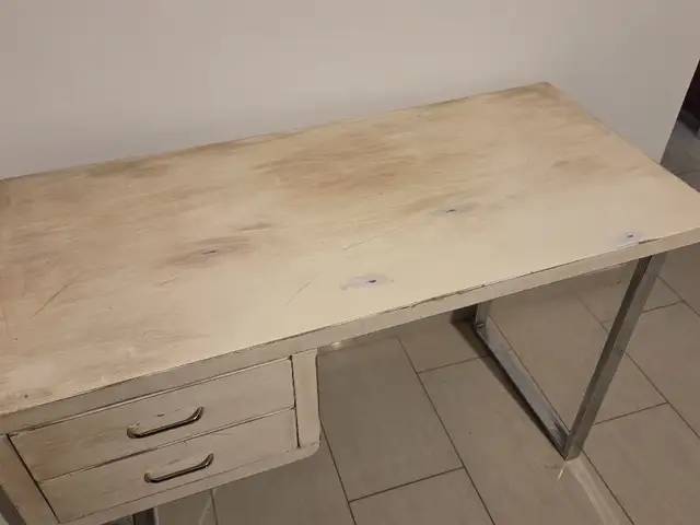 Study desk, Nicosia — Aglantzia