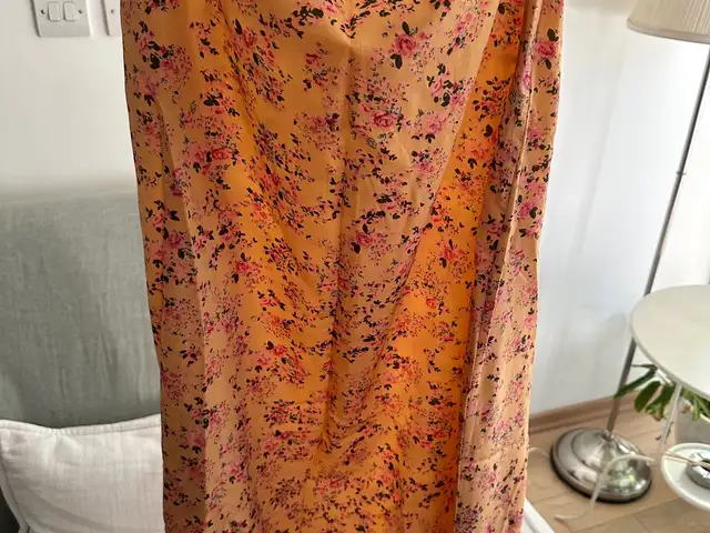 Skirt with high slit, Επαρχία Λευκωσίας — Αγλαντζιά