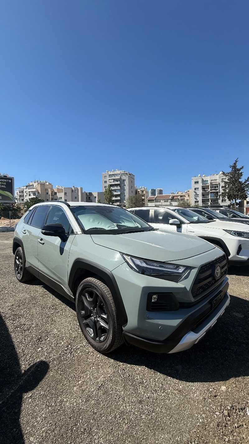 Toyota RAV4 2,5L 2024