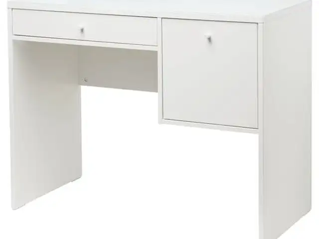 Ikea syvde dressing table, Larnaca — Livadia Larnakas