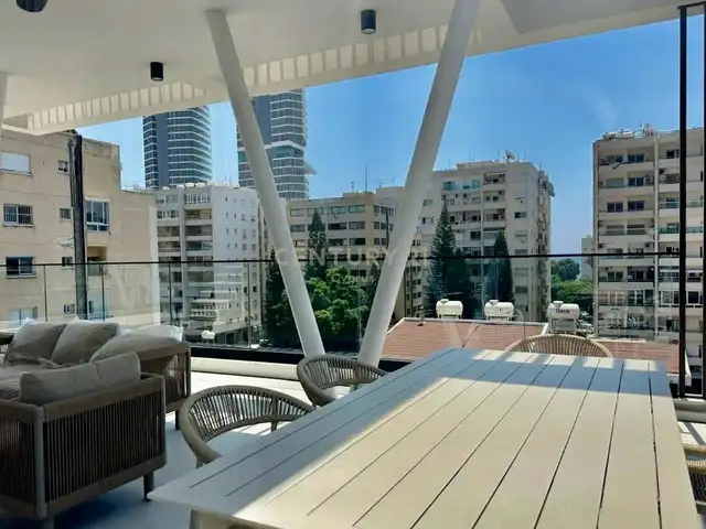  3-bedroom penthouse to rent, Επαρχία Λεμεσού — Λεμεσός - Νεάπολη