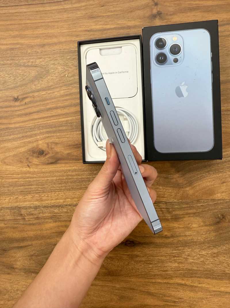 Apple iPhone 13 Pro シルバー　128G  バッテリー83% Iphone 13pro 128gb 83 battery health €430 №5924284 in