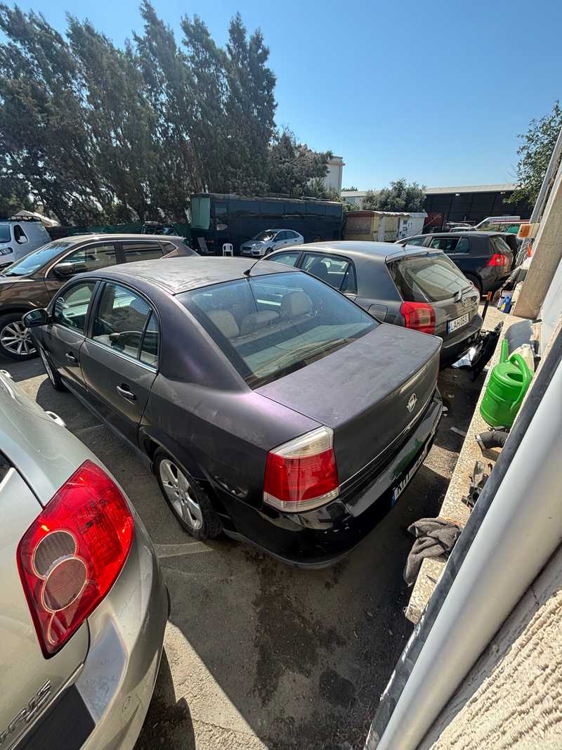 2005 Opel, Vauxhall Vectra 1,6L 2005 Cyprus
