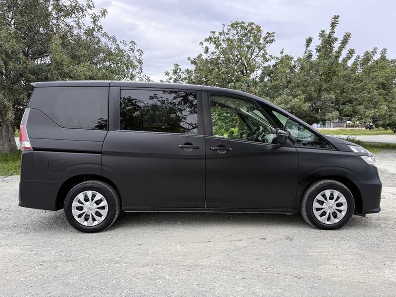 2017 Nissan Serena 2,0L 2017 Cyprus