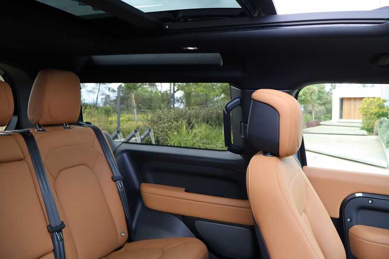 2024 Land Rover Defender 5,0L 2024 Cyprus