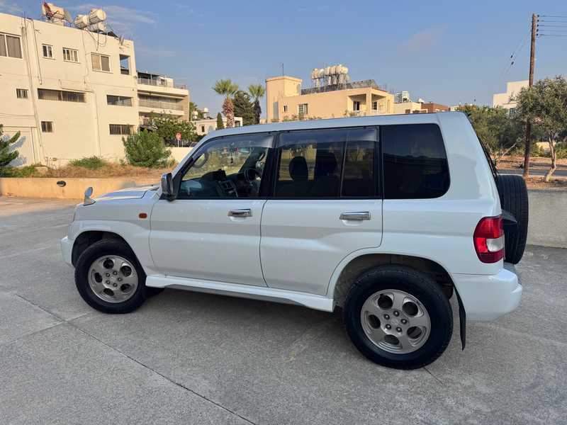 2001 Mitsubishi Pajero 2,0L 2001 Cyprus