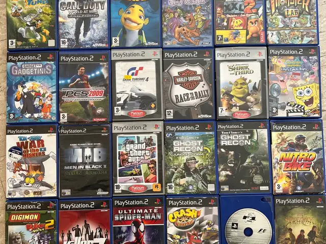 24 disk play station 2, games, Nicosia — Geri