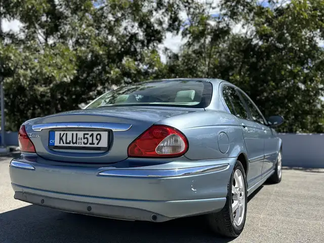 Jaguar X-Type