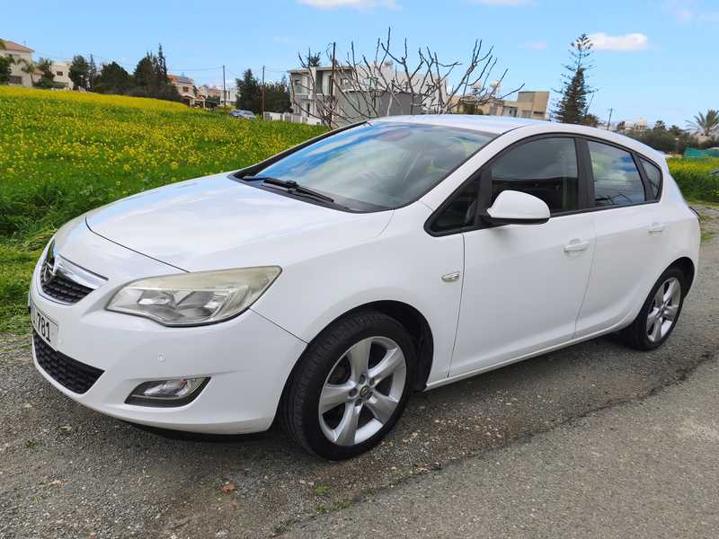 2011 Opel, Vauxhall Astra 1,4L 2011 Cyprus