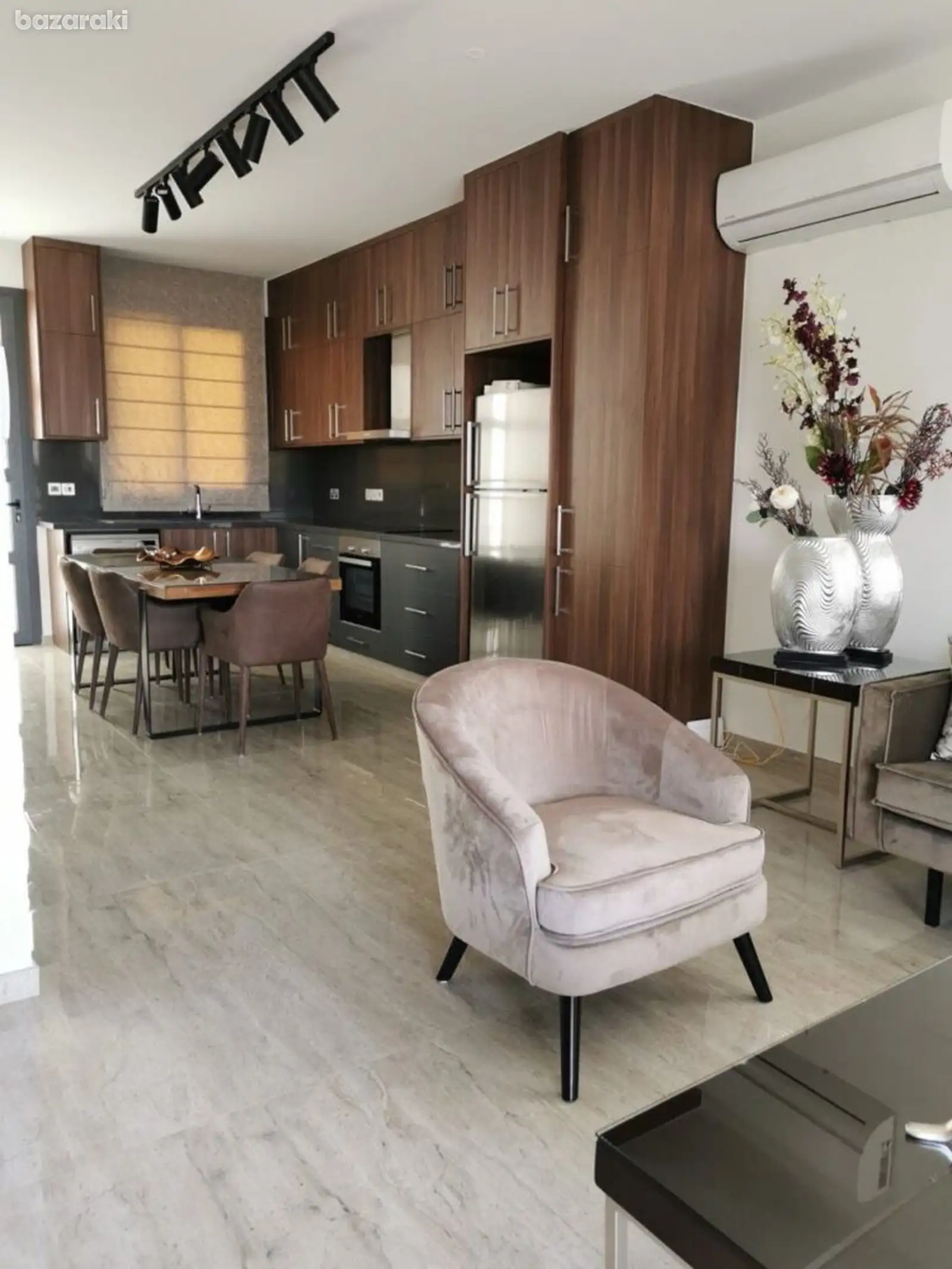 House, 4 bedrooms — 4