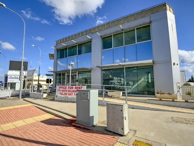 1st floor office space for rent in central location in paralimni, Επαρχία Αμμοχώστου — Παραλίμνι