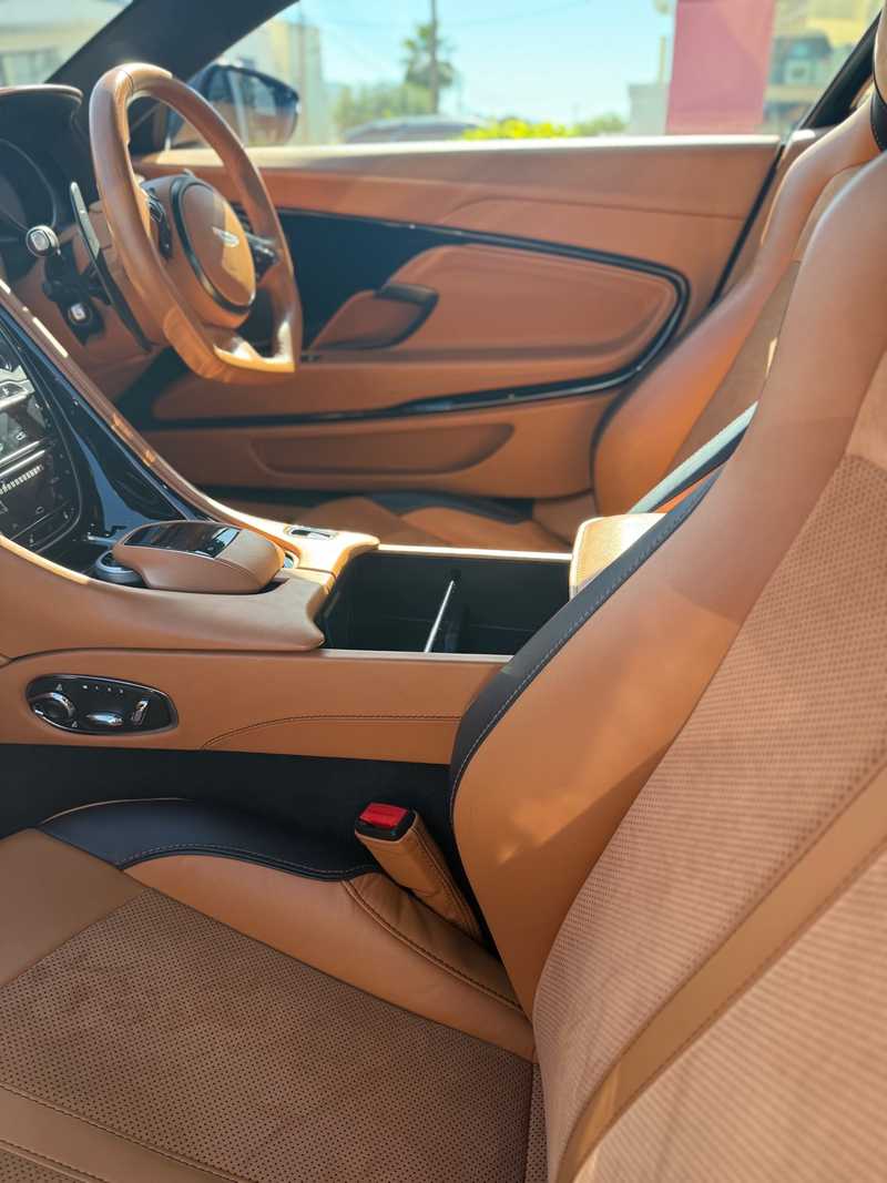 2022 Aston Martin DB11 4,0L 2022 Cyprus